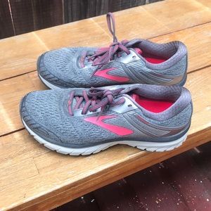 Women’s Brooks Running Shoes Size 8.5